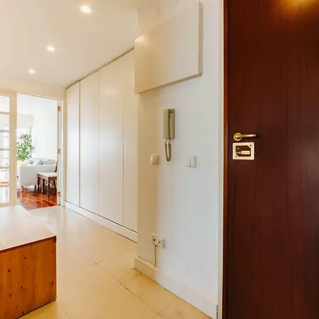 Rent4rest Graca River View With Parking شقة *